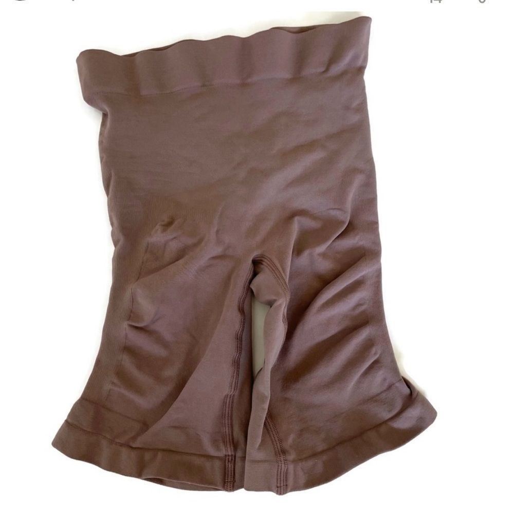 SKIMS sculpting mid thigh short Umber - Picture 4 of 4